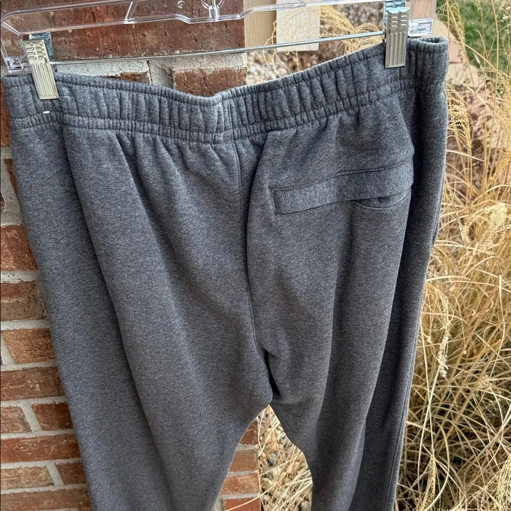 Nike Men’s M Sportswear Club Fleece Jogger pants in Charcoal Gray
